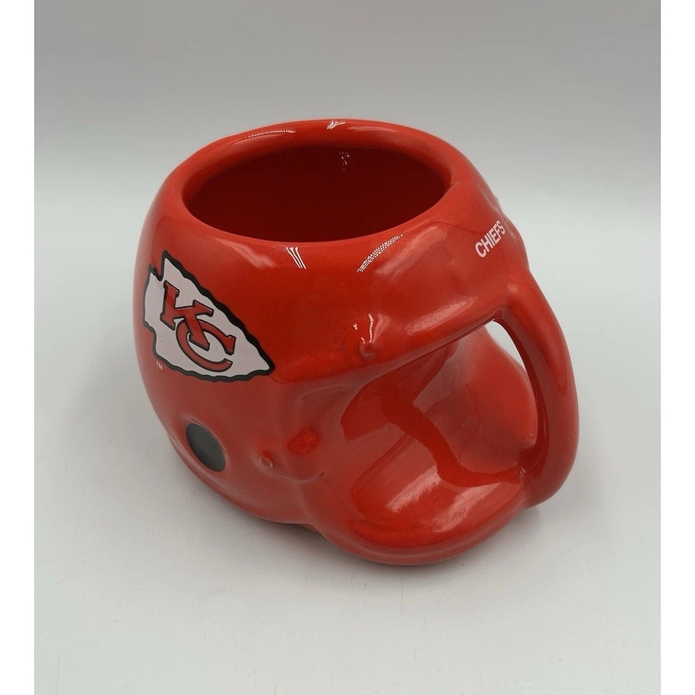 Vintage 1986 Team NFL Kansas City Chiefs Mug Football Helmet Ceramic Cup RARE